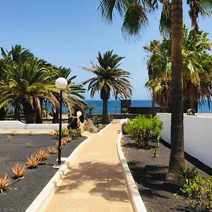Trinity House En Playa Bastian Holiday home